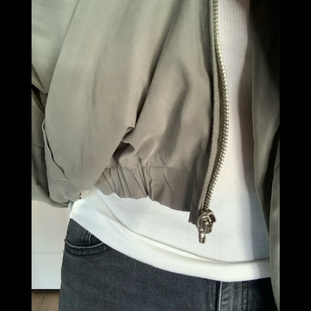 Green jacket - Picture 4 of 6